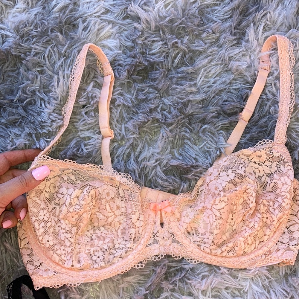 ♻️ Peachy-Pink and Black Lace Bras with Adjustable Straps